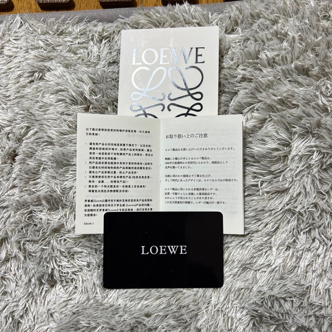 ロエベ　2つ折り財布 横12 縦9 ＊お札入れの内側に少し汚れがあります。
