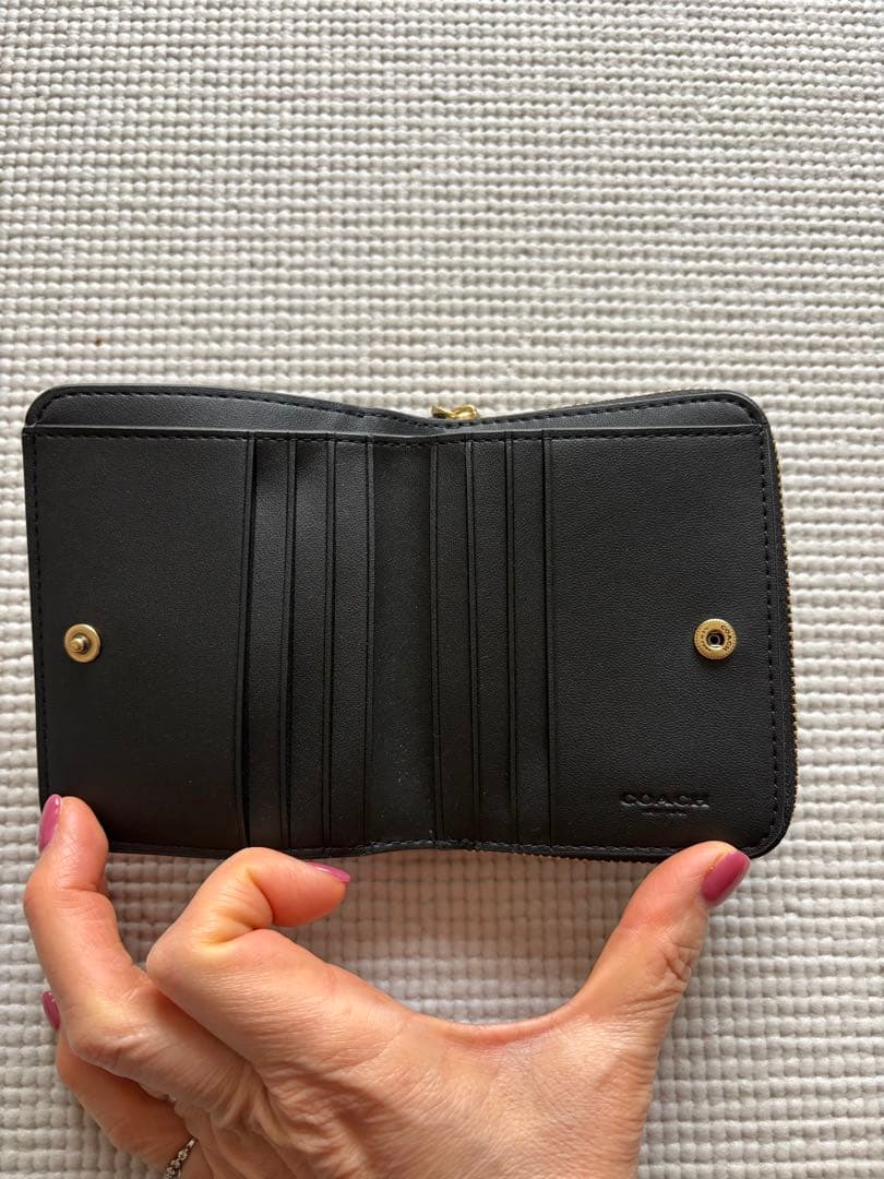 コーチ　エッセンシャル　ビルフォールドウォレット　未使用　完売品