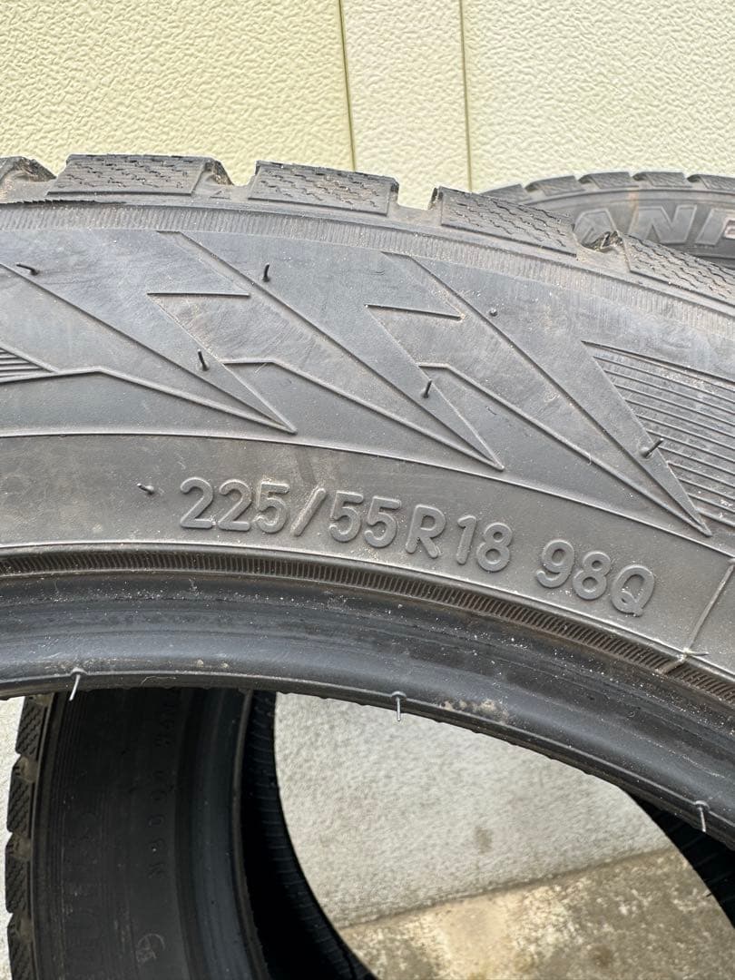 2024年製スタッドレス　225/55R18 4本セット 直接お渡し希望