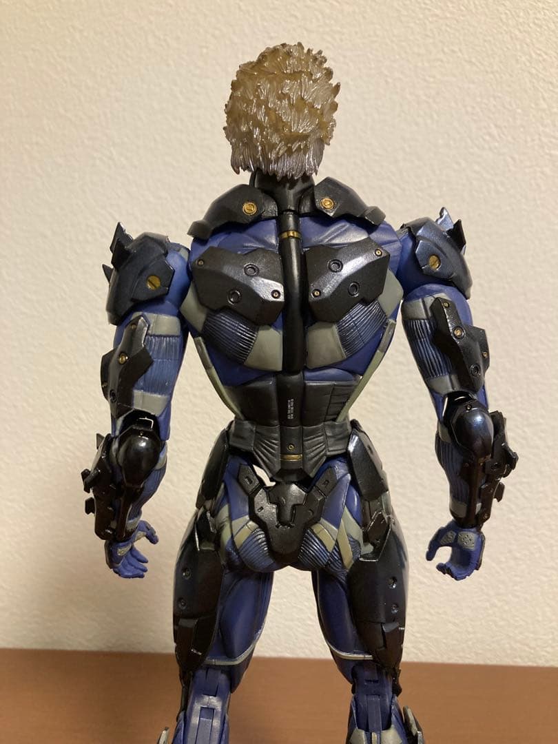 ユ*ウ様 PLAY ARTS改 雷電 L GEAR RISING