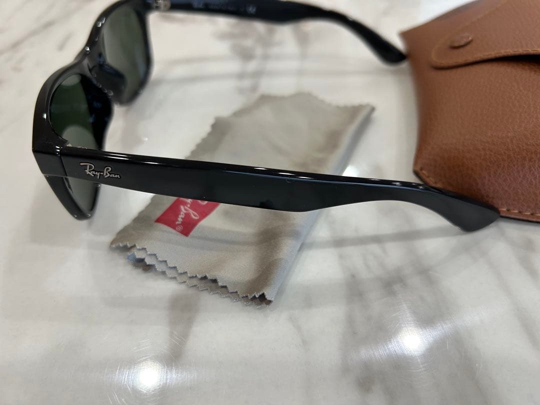 RayBan サングラス　RB2132-F 901