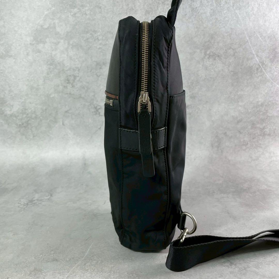 Paul smith 　ボディバッグ マルチストライプ　斜め掛け　レザー　黒