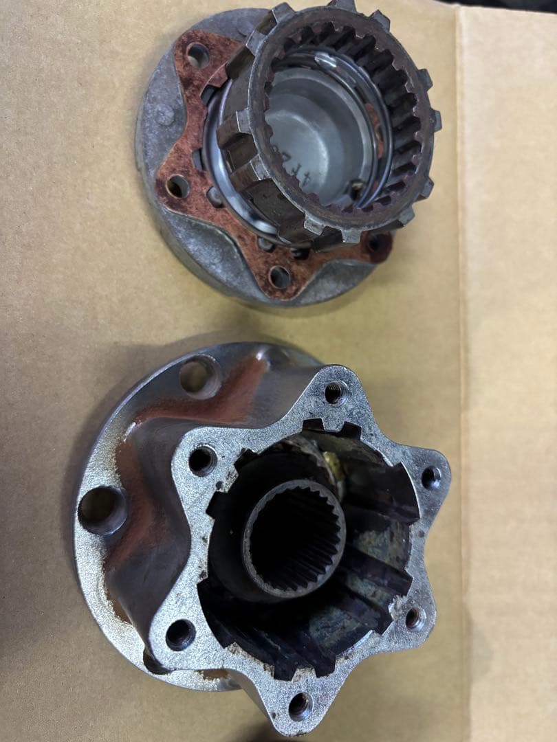ジムニーJA11 AISIN マニュアルフリーハブ左右　中古