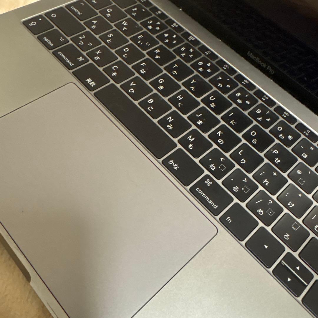 テ*！様 MacBook Pro 13インチ　保護カバーと画面フィルム付き