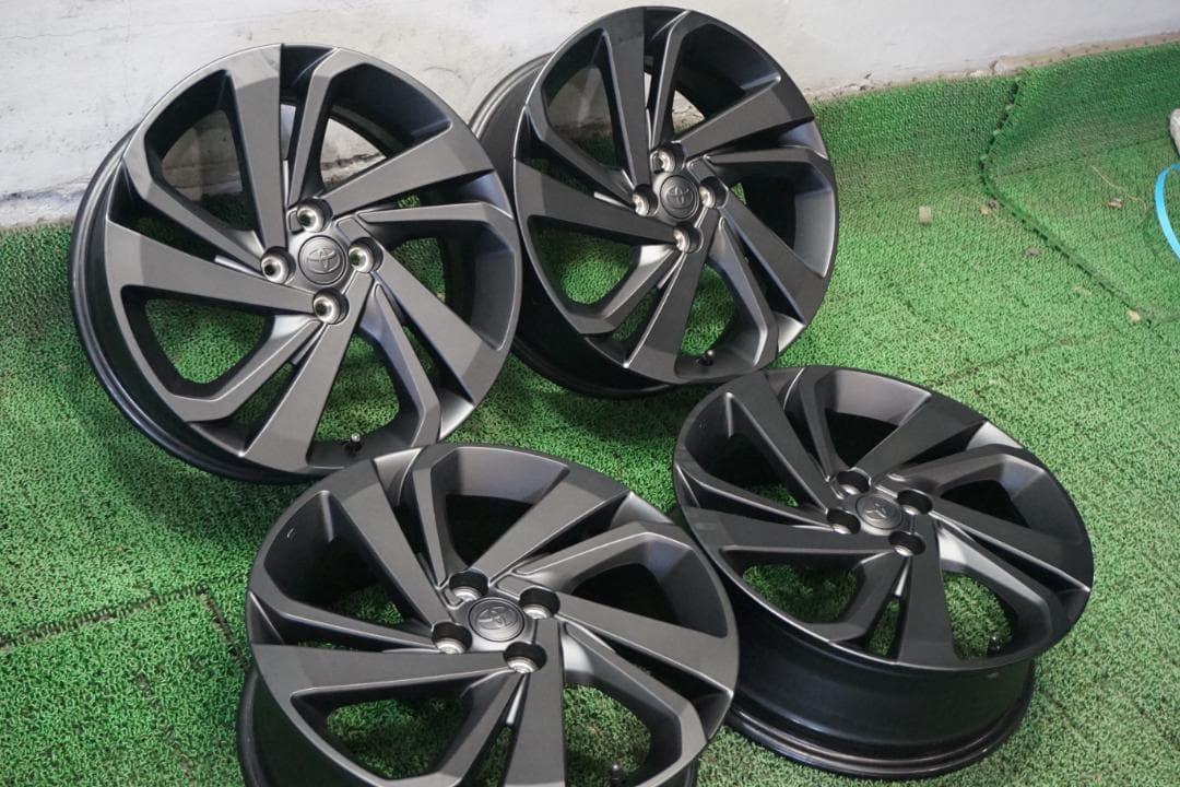 トヨタ純正　カスタムブラックエディション　ライズ　ロッキー