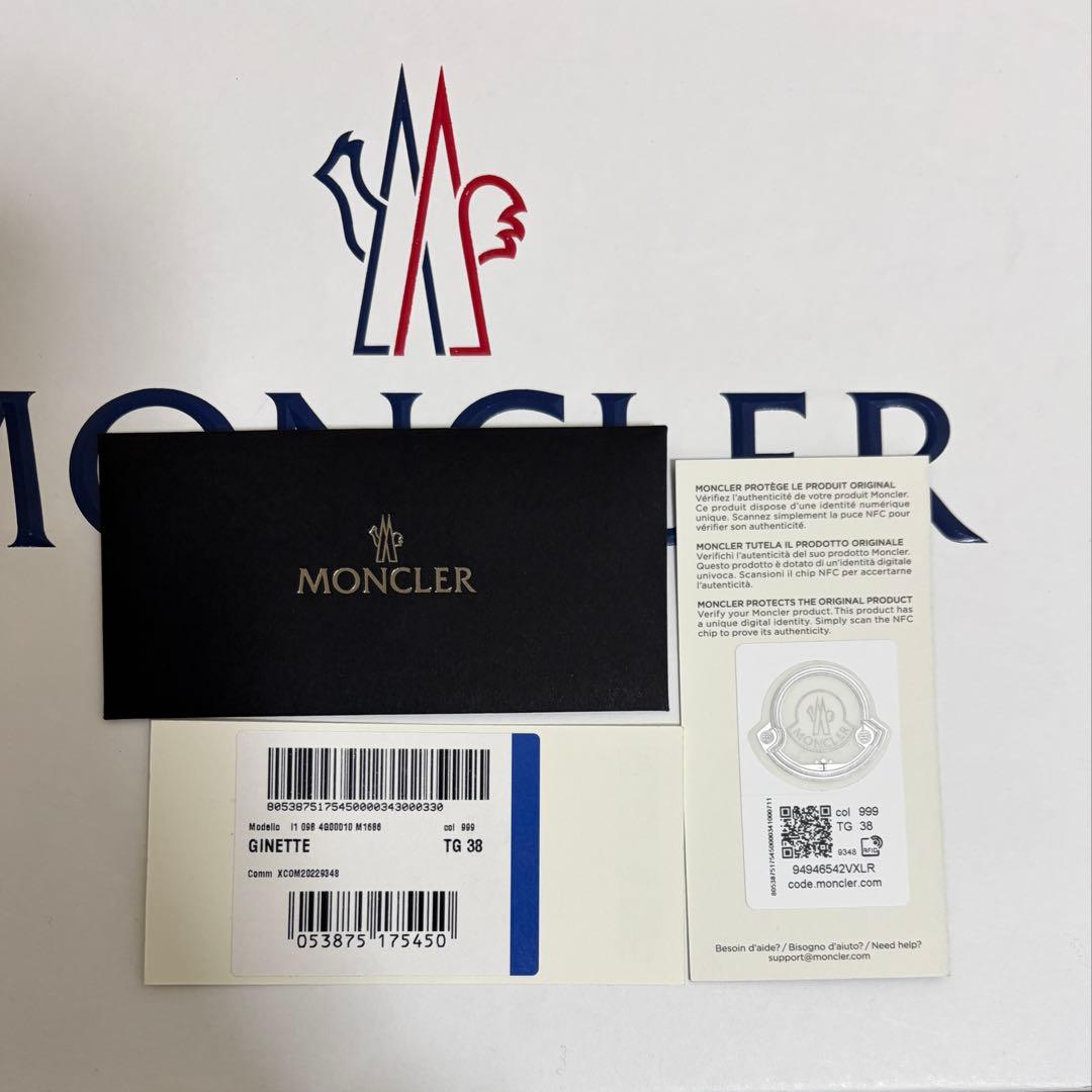 1回のみ着用★MONCLER ブラック　ショートレインシュージュ