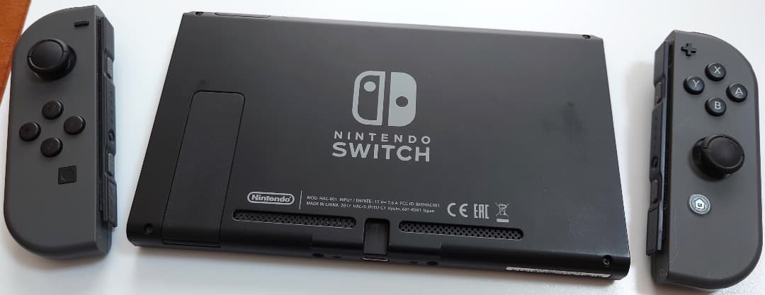 Nintendo Switchスイッチ本体(Joy-Con充電グリップに変更)