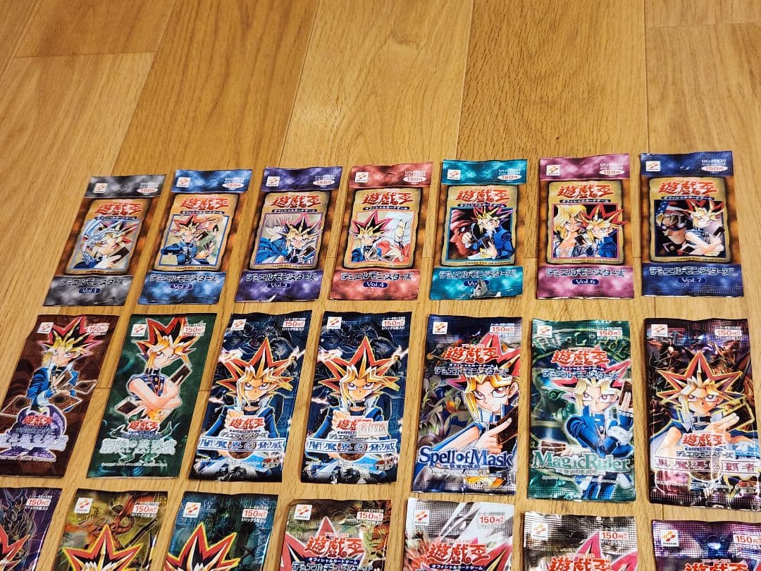り*う様 激レア　遊戯王OCG　歴代パック外袋　レアカード6枚含む　まとめ売り