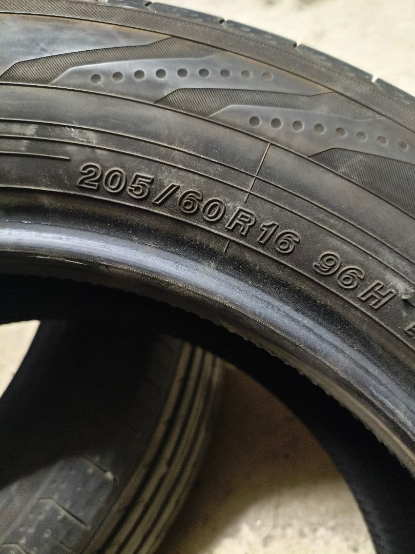 205/60R16 YOKOHAMA BluEarth-RV 4本セット