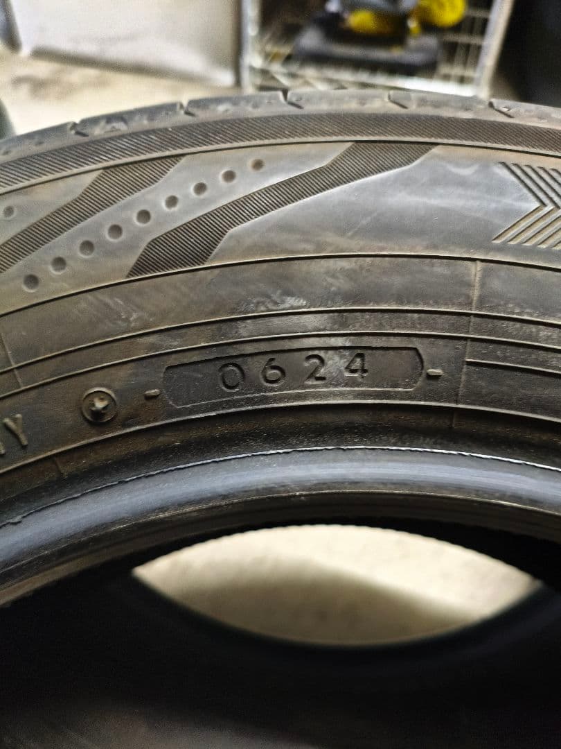 205/60R16 YOKOHAMA BluEarth-RV 4本セット