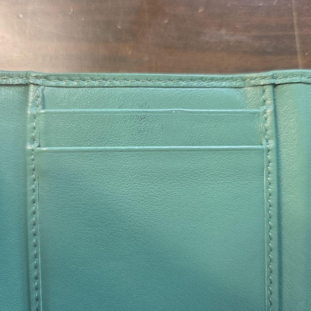 PRADA グリーンレザー三つ折り財布