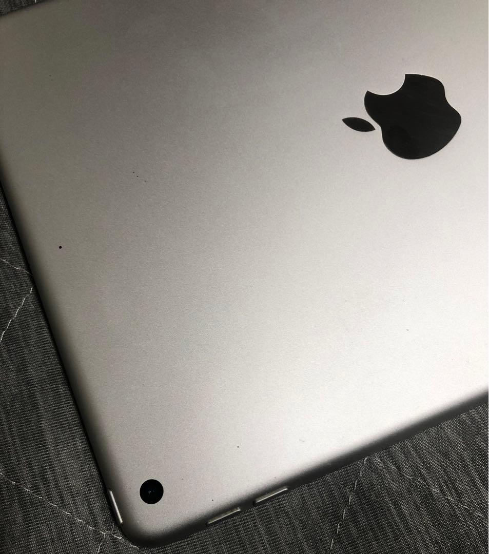 iPad 第7世代 128GB wifiモデル　シルバー