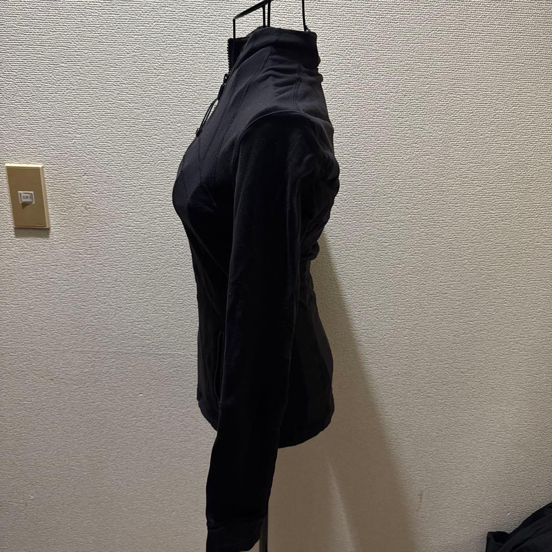 lululemon ブラック ジップアップ