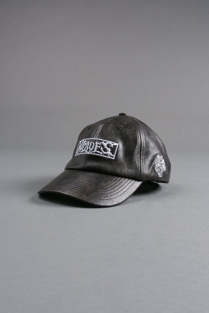 フェイクレザーキャップ 黒 刺繍ロゴ付き　darcsport