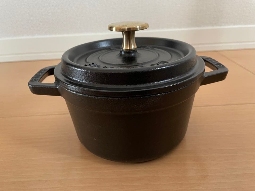 美品　staub ストウブ　ココットラウンド　14cm 黒
