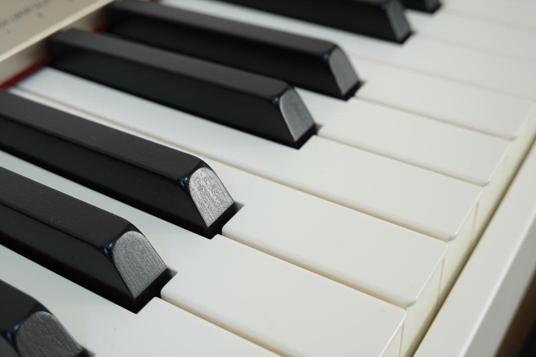 美品使用10回程度のみほぼ未使用 CASIO 電子ピアノ PX-160 ゴールド