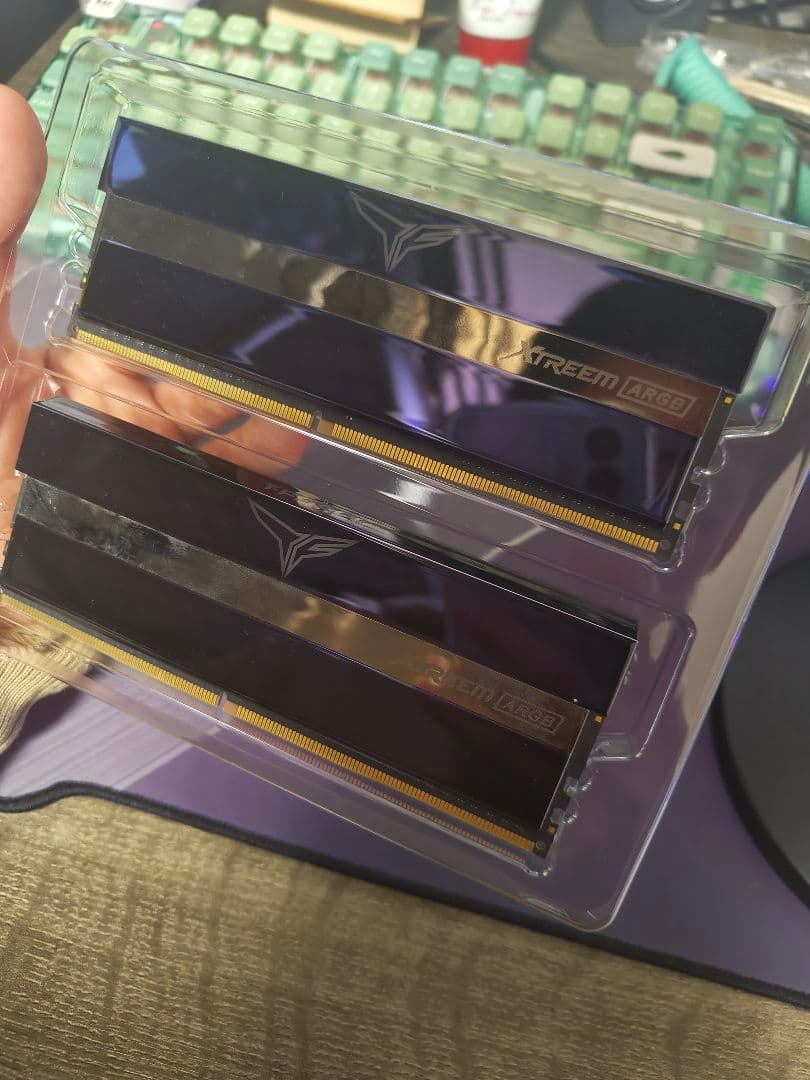 メモリー T-FORCE ARGB XTREEM DDR4 3600MHz 16GB