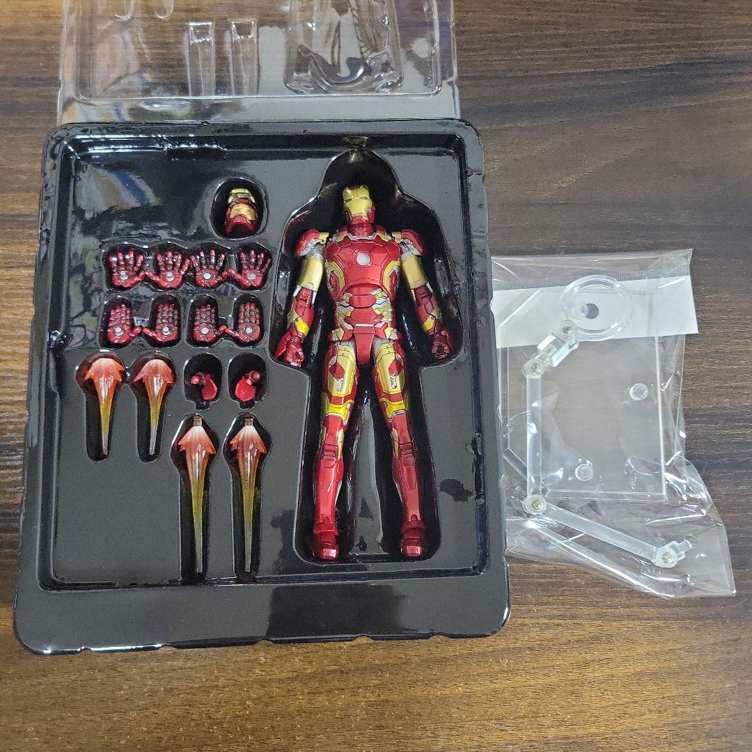 アイアンマン マーク43 mafex フィギュア　マーベル