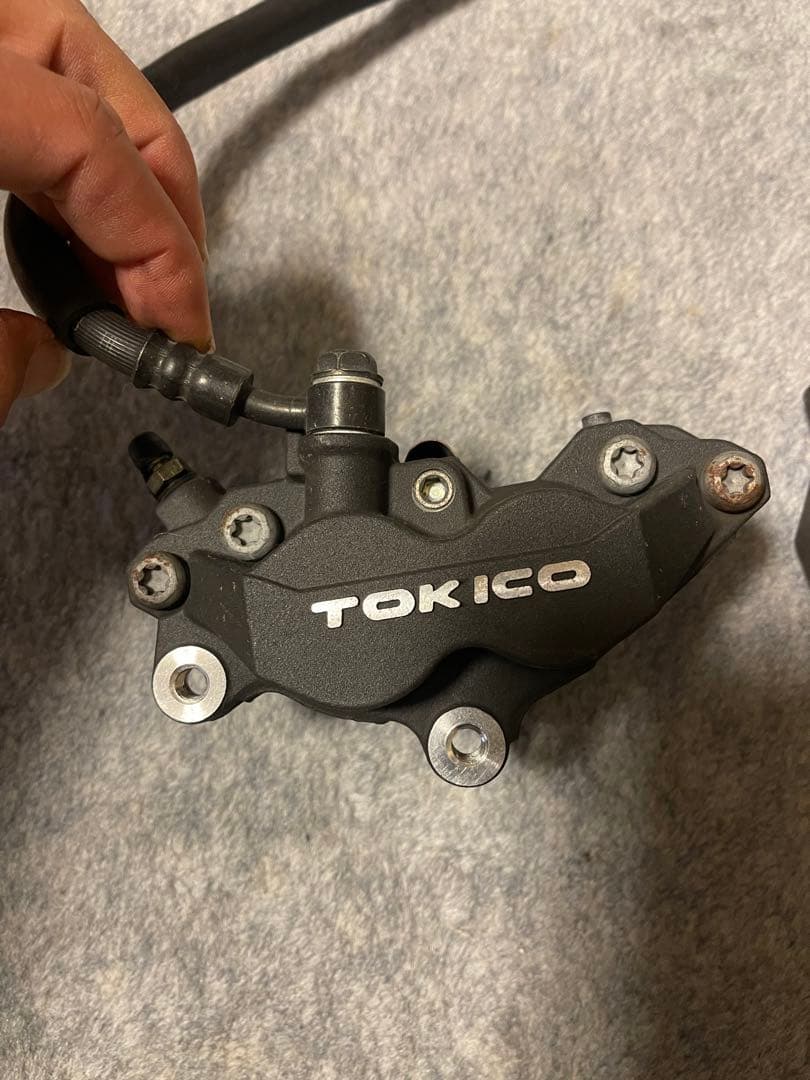 ZRX1200 ダエグ 純正ブレーキキャリパー