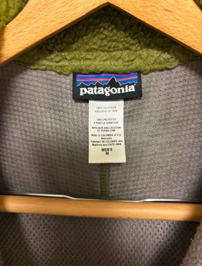 メルカリ　Patagonia オリーブグリーン フリースベスト