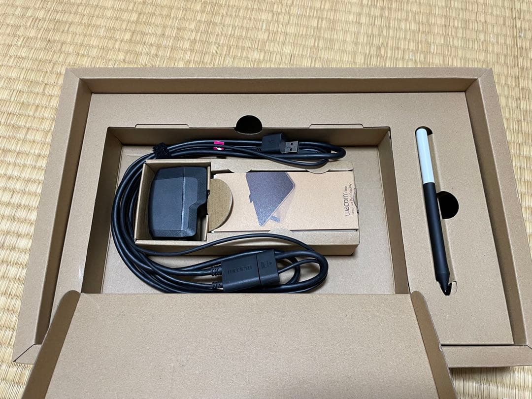 Wacom One 液晶ペンタブレット DTC133 13.3インチ ほぼ未使用