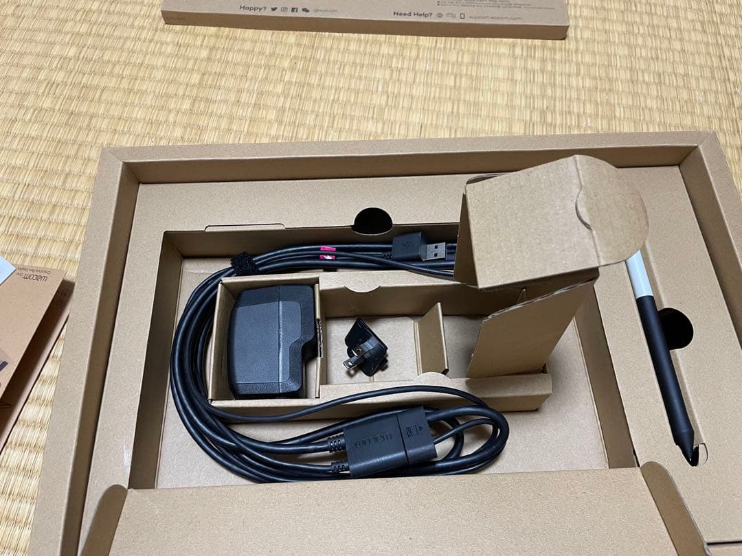 Wacom One 液晶ペンタブレット DTC133 13.3インチ ほぼ未使用