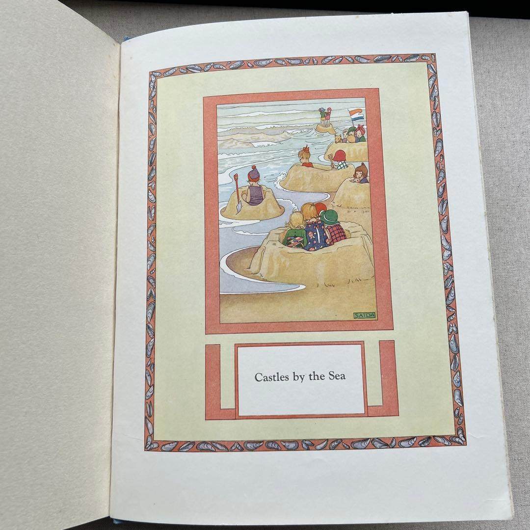 A GALLERY OF CHILDREN A. A. Milne 洋書　絵本