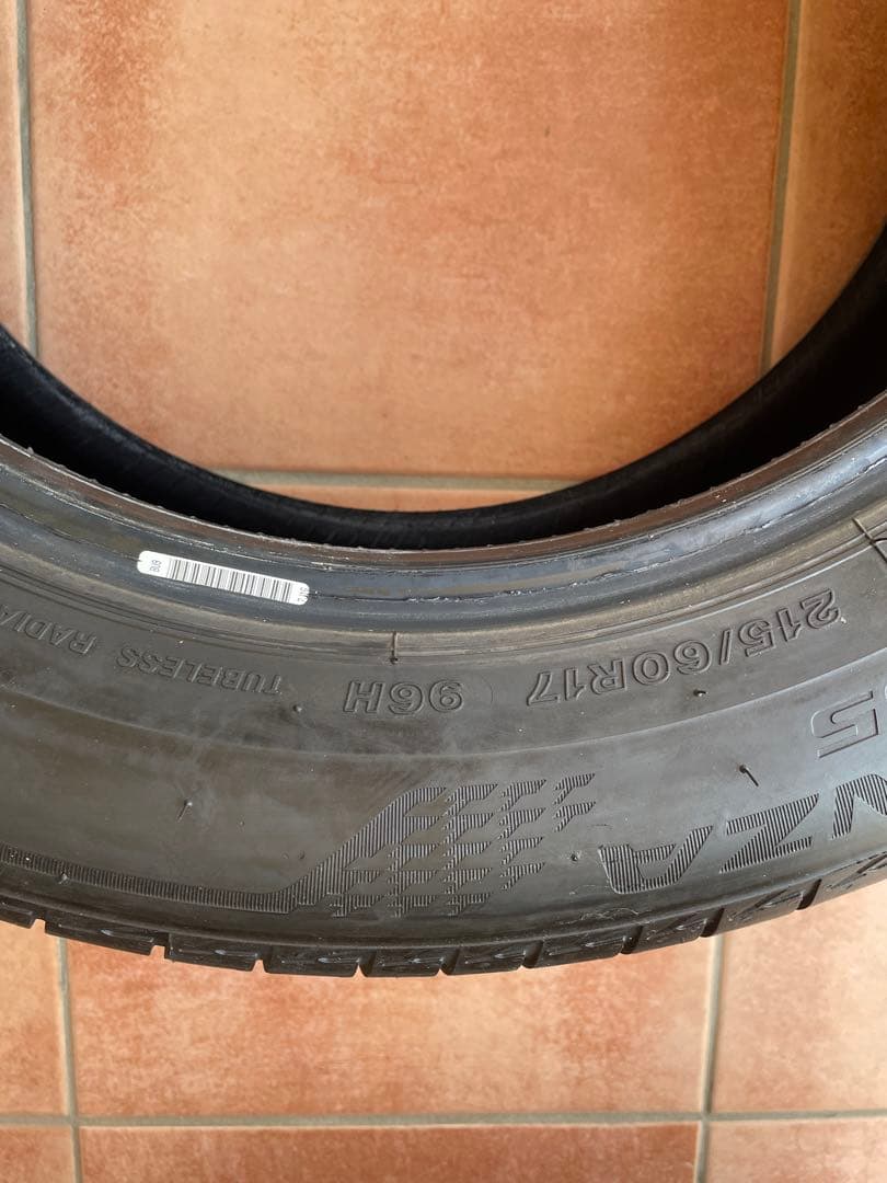 ②BRIDGESTONE TURANZA T005 215/60R17