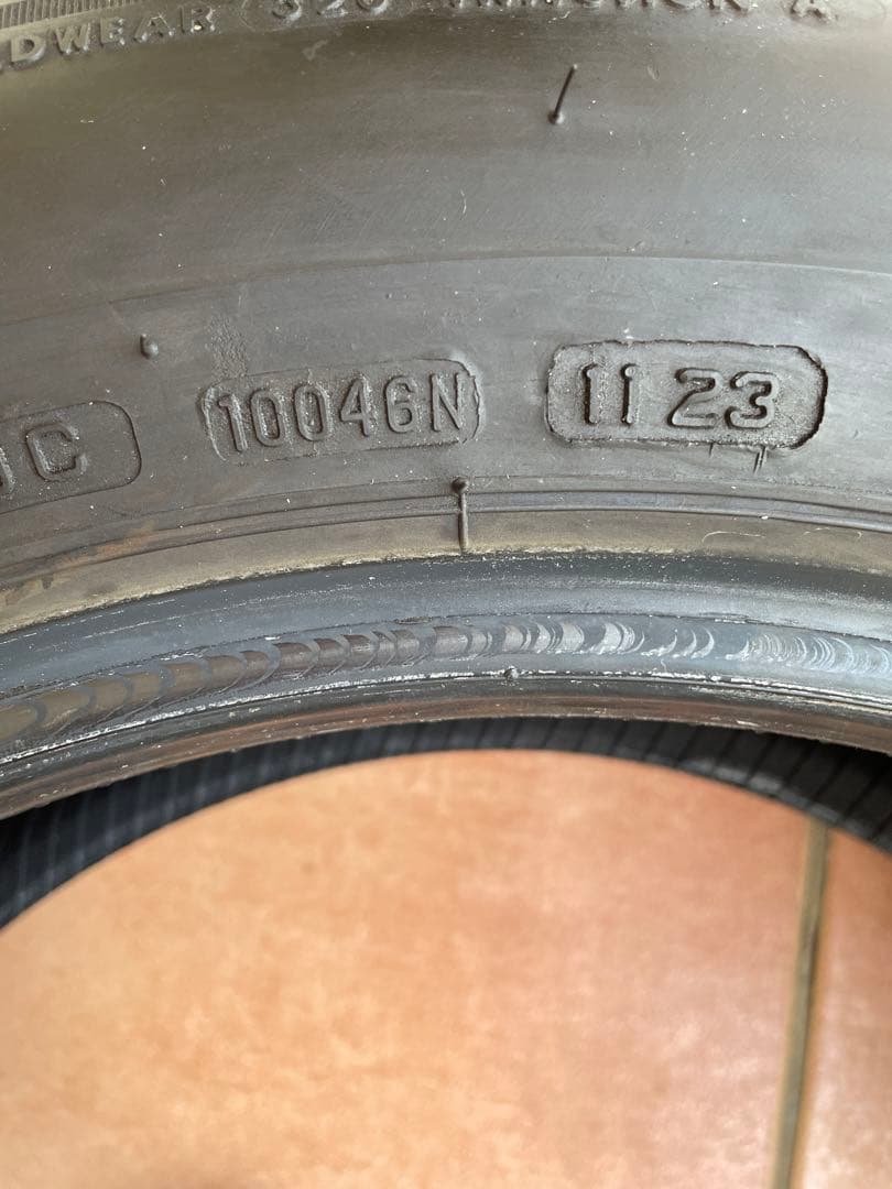 ②BRIDGESTONE TURANZA T005 215/60R17