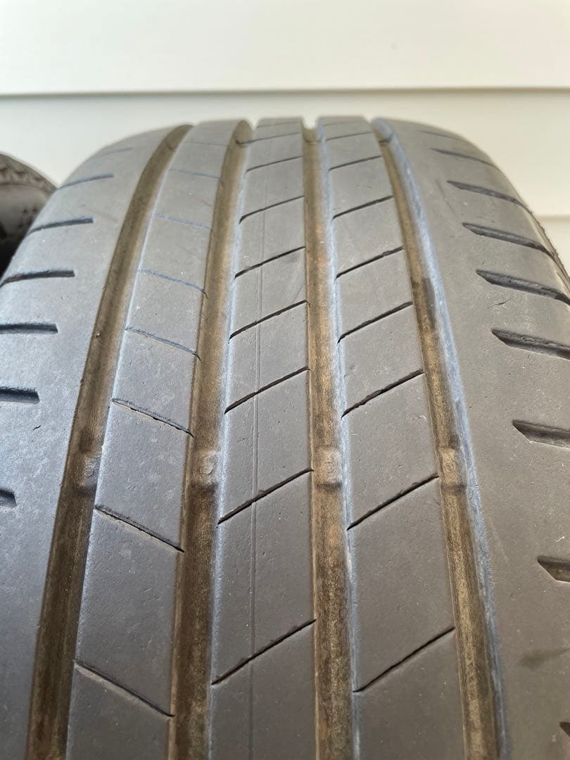 ②BRIDGESTONE TURANZA T005 215/60R17