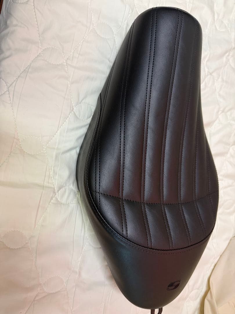 メ*ん様 Saddlemen サドルマン シート スポーツスター ブラック　ゲル