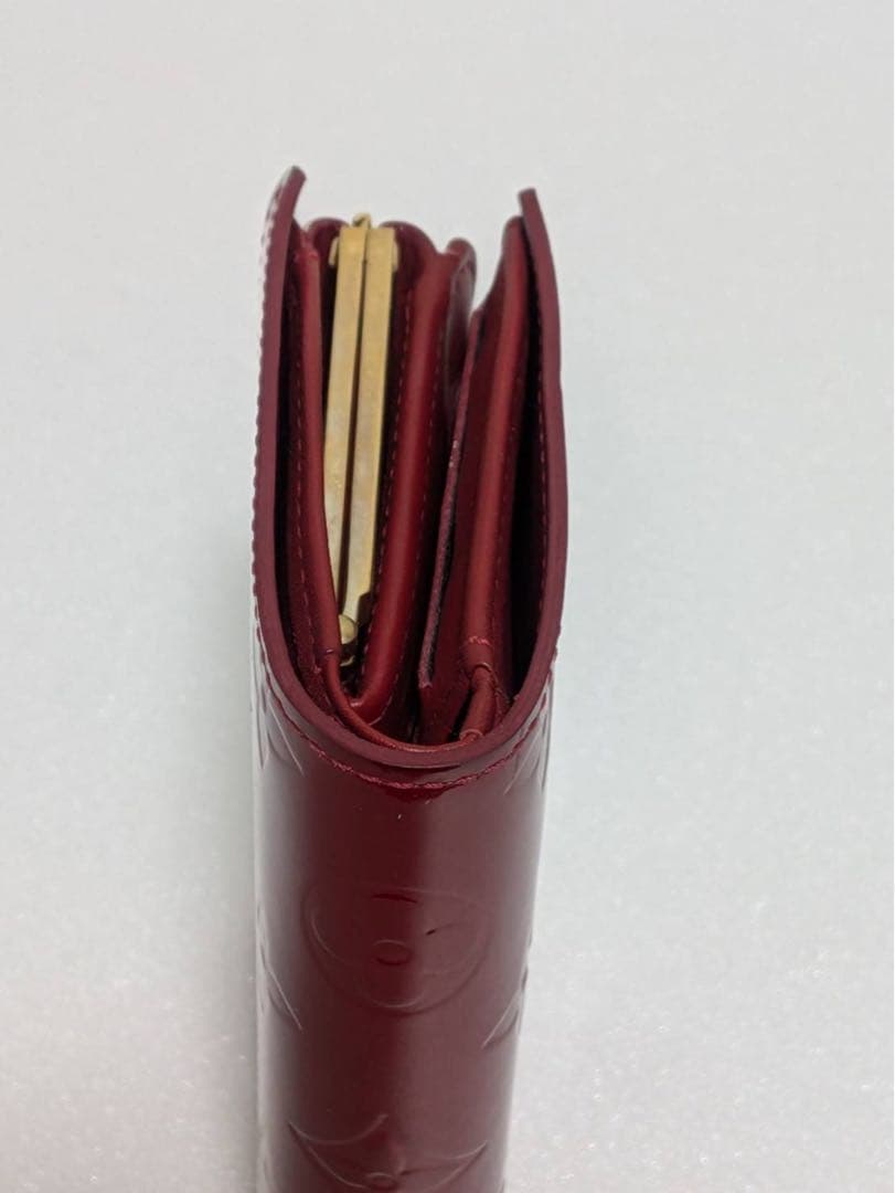 LOUIS VUITTON 二つ折り財布　ヴェルニ