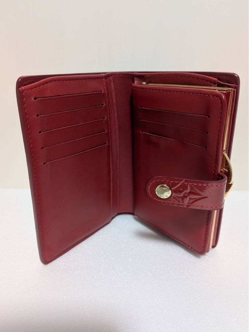 LOUIS VUITTON 二つ折り財布　ヴェルニ
