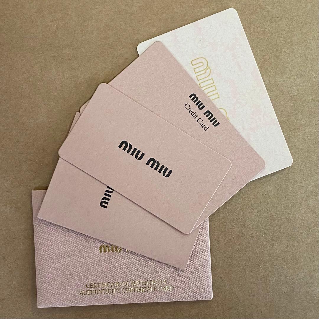 miumiu マテラッセレザー 折りたたみ財布 黒