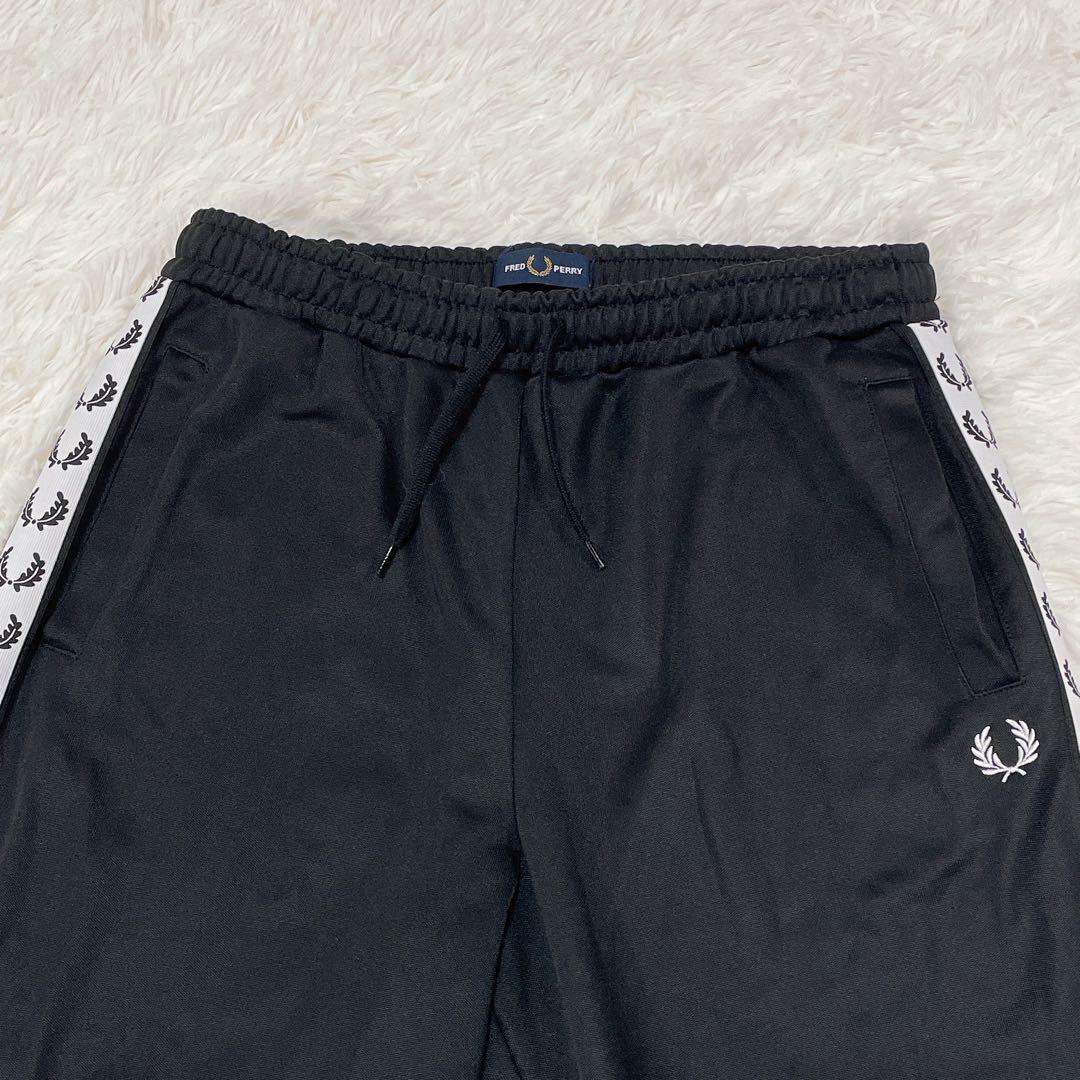【美品】FRED PERRY T5510 ローレル テープ トラックパンツ M
