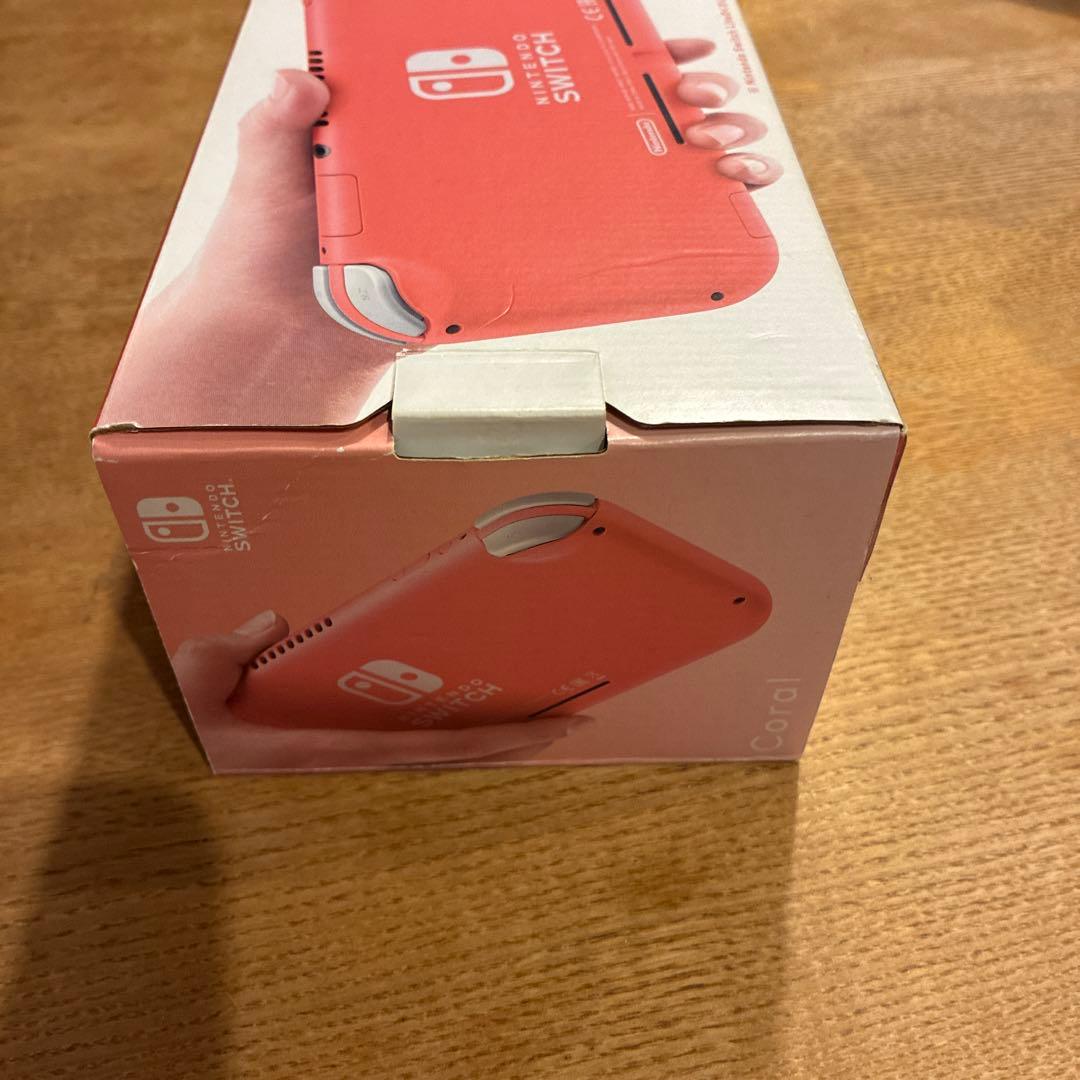 Nintendo Switch Lite コーラル