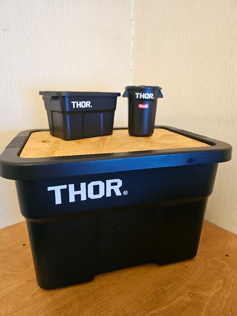 Thorの22Lコンテナと天板と小さいの2つ