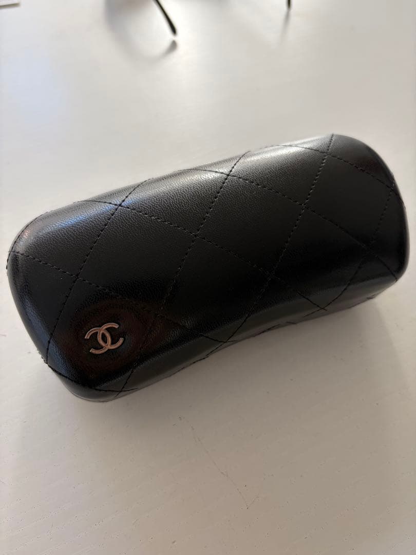 Chanel ブラック サングラス ケース付き