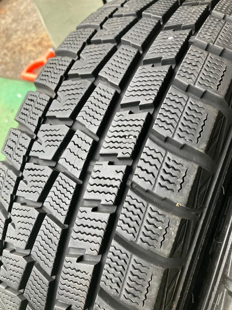 ダンロップ　溝あり★スタッドレス 15インチ 4本セット　185/65R15
