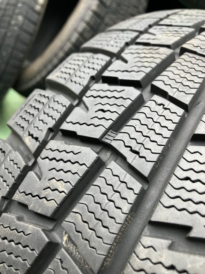ダンロップ　溝あり★スタッドレス 15インチ 4本セット　185/65R15