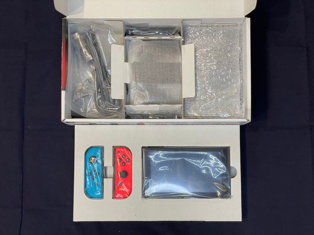 吉*犬様 Nintendo Switch 本体 青/赤 Joy-Con付き