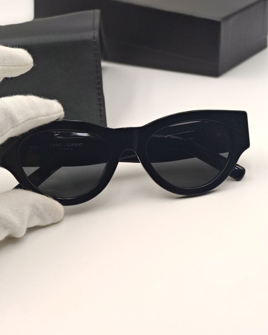 SAINT LAURENT サングラス キャットアイ 黒×ゴールド　美品