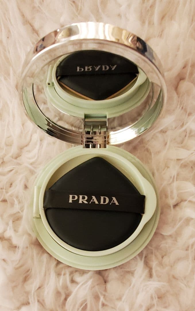 PRADA クッションファンデーション LN10