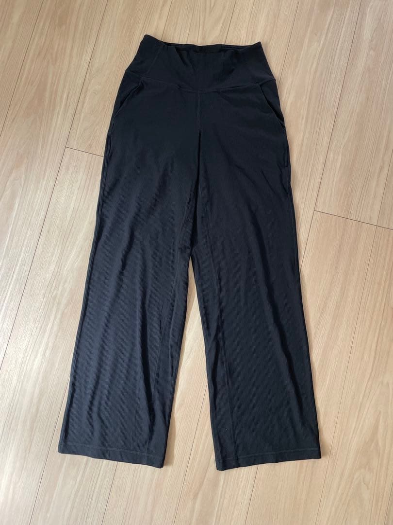 ルルレモンAlignハイライズリブワイドレッグパンツ 30インチ アジアフィット