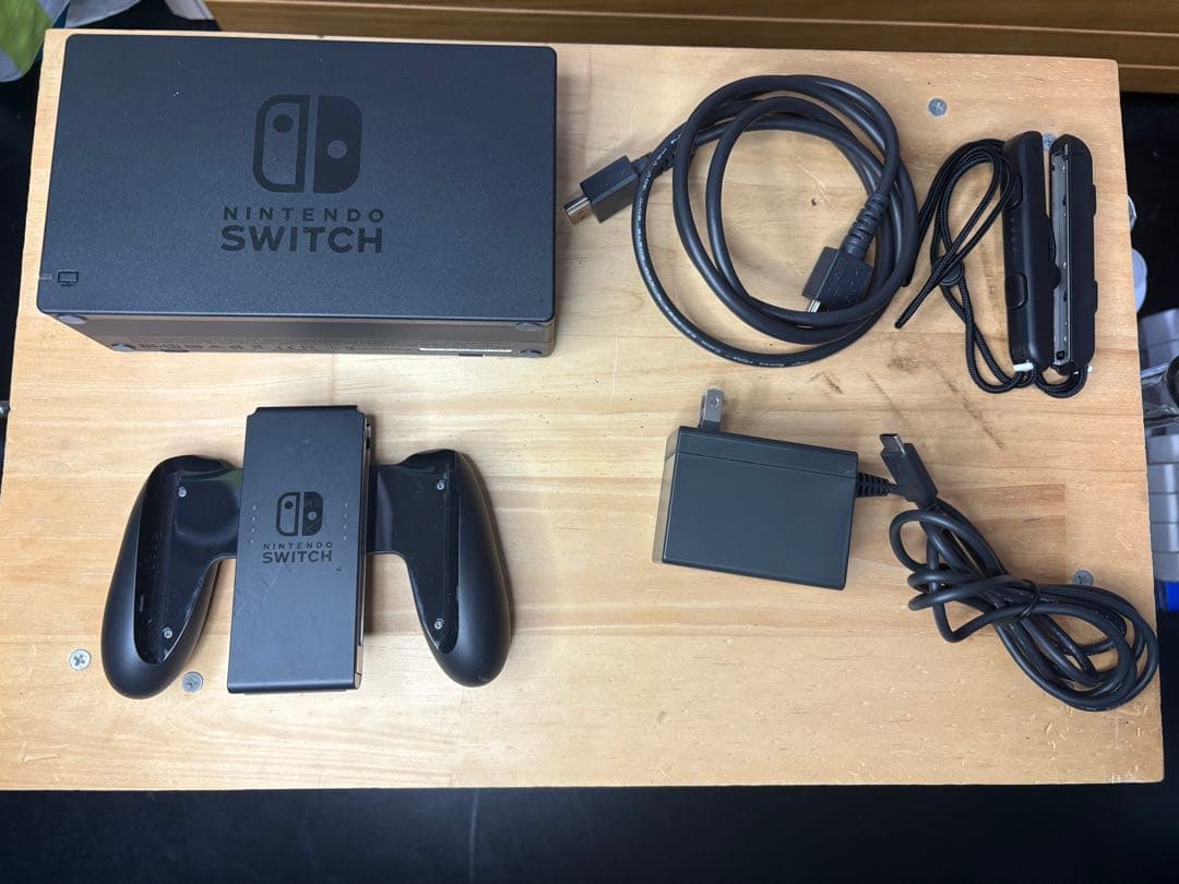 m*u様 Nintendo Switch 本体 青/赤 美品 箱あり