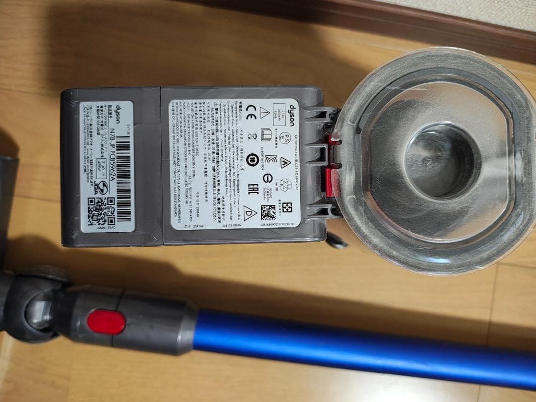 ダイソン★コードレス掃除機★V8Slim★ＳV10K★バッテリーの状態良好★3