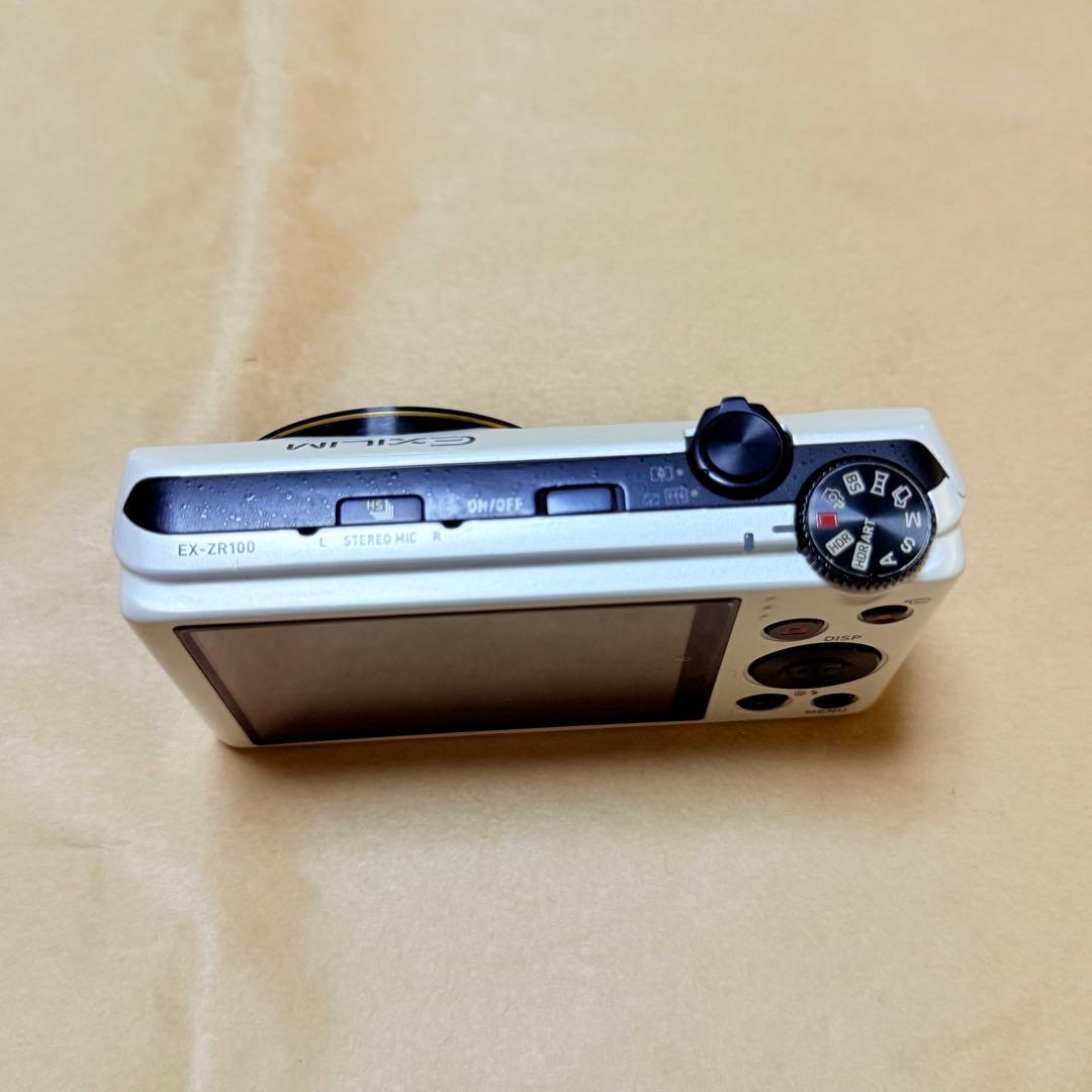 カシオ CASIO EXILIM EX-ZR200 （ジャンク） デジカメ