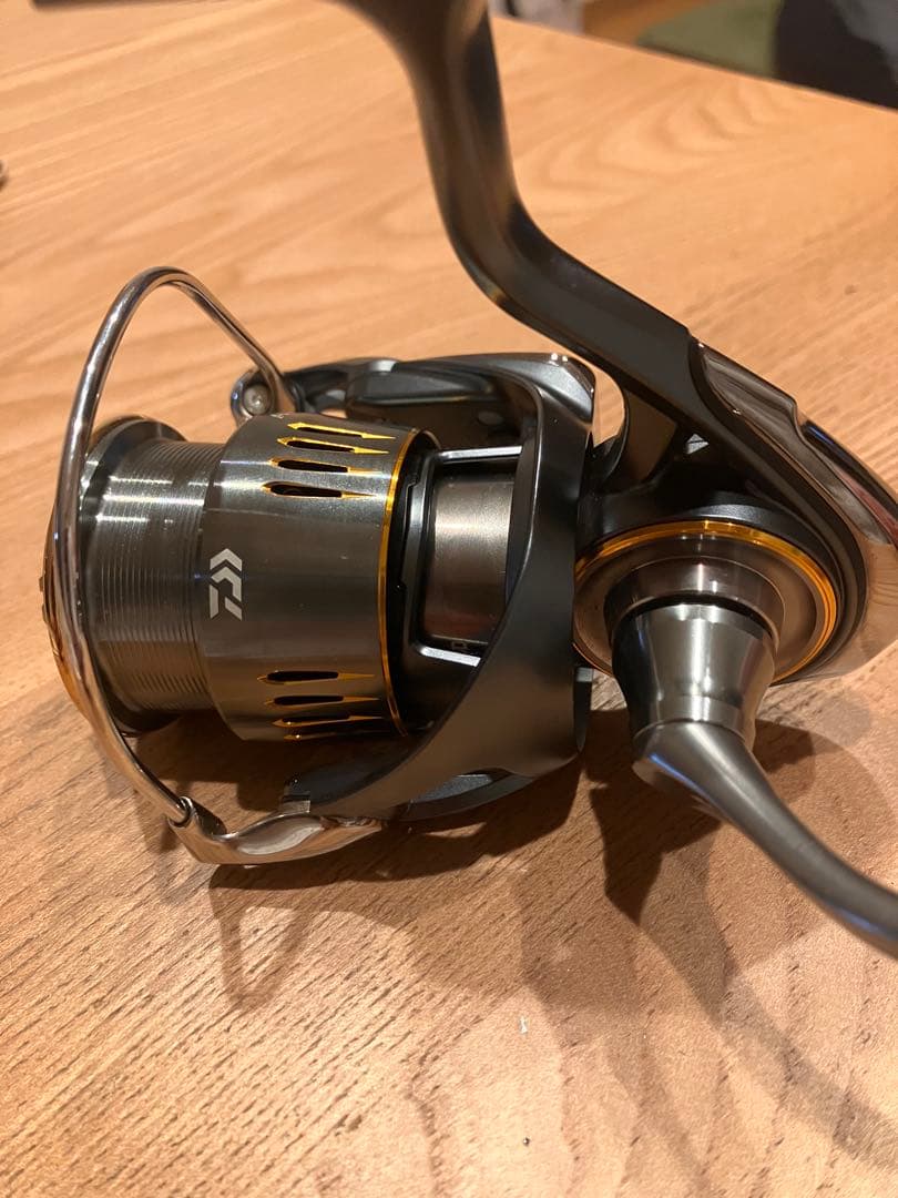 アジンガー　　DAIWA エアリティ　LT2500S スピニングリール