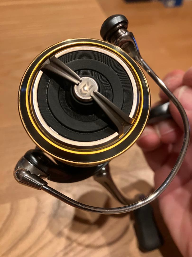 アジンガー　　DAIWA エアリティ　LT2500S スピニングリール