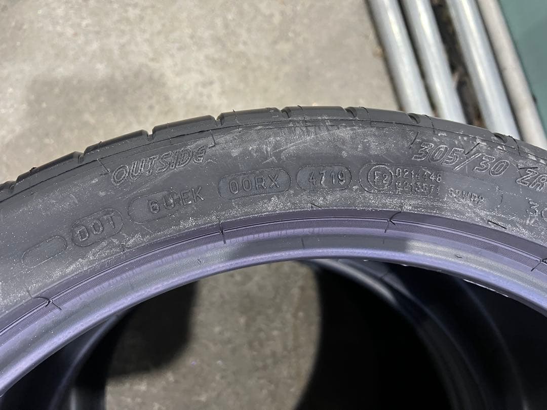 ム*ン様 大特価MICHELIN Pilot Super Sport 305/3